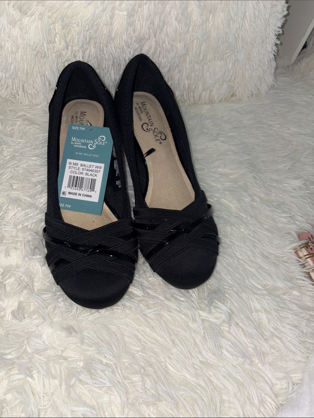 Black Mountain Sole Black Women's Ballet Flats with Crisscross Straps
